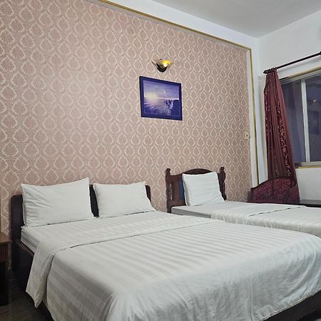 Khach San Trung Mai Hotel Ho Chi Minh City Exterior photo