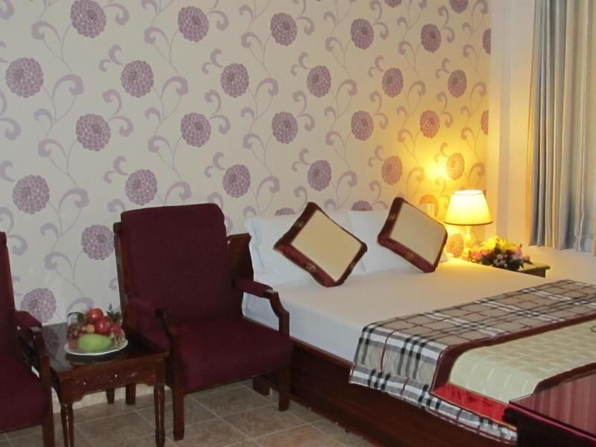 Khach San Trung Mai Hotel Ho Chi Minh City Exterior photo