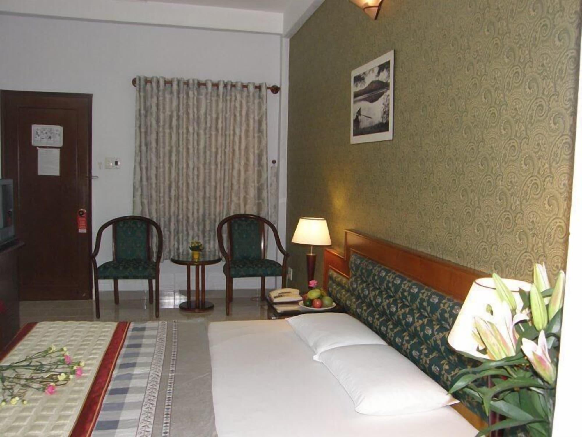 Khach San Trung Mai Hotel Ho Chi Minh City Exterior photo