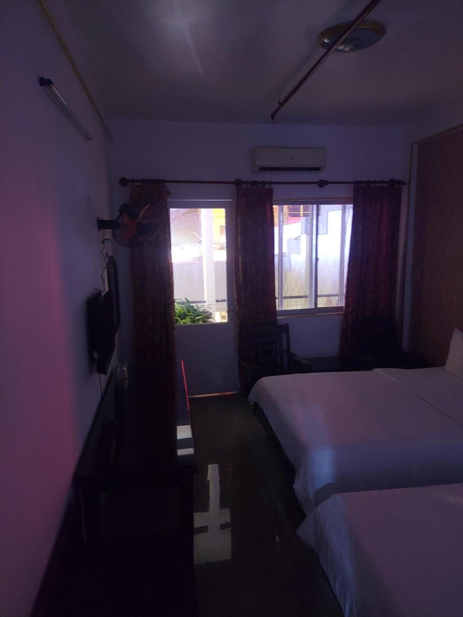 Khach San Trung Mai Hotel Ho Chi Minh City Exterior photo