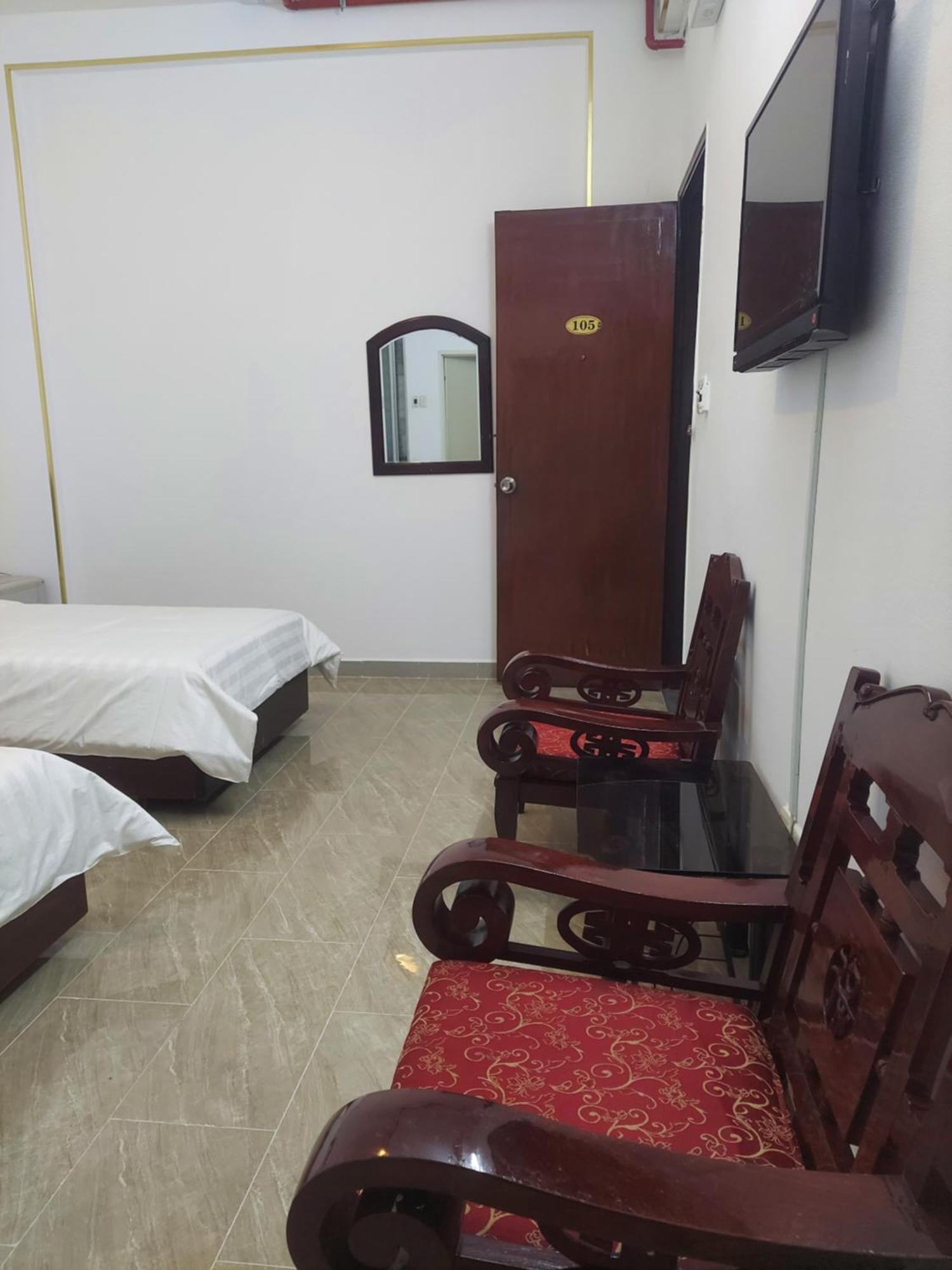 Khach San Trung Mai Hotel Ho Chi Minh City Exterior photo