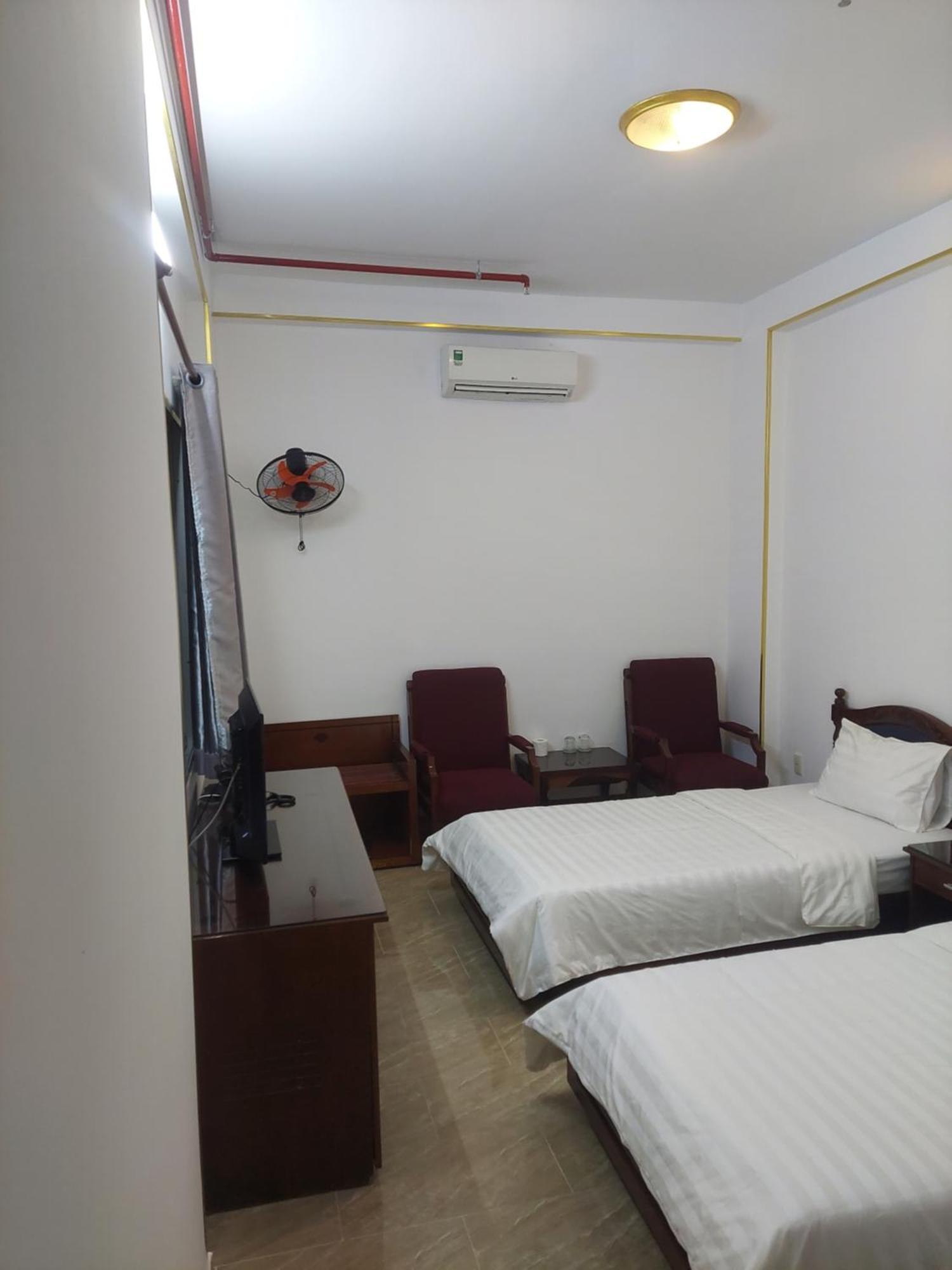 Khach San Trung Mai Hotel Ho Chi Minh City Exterior photo