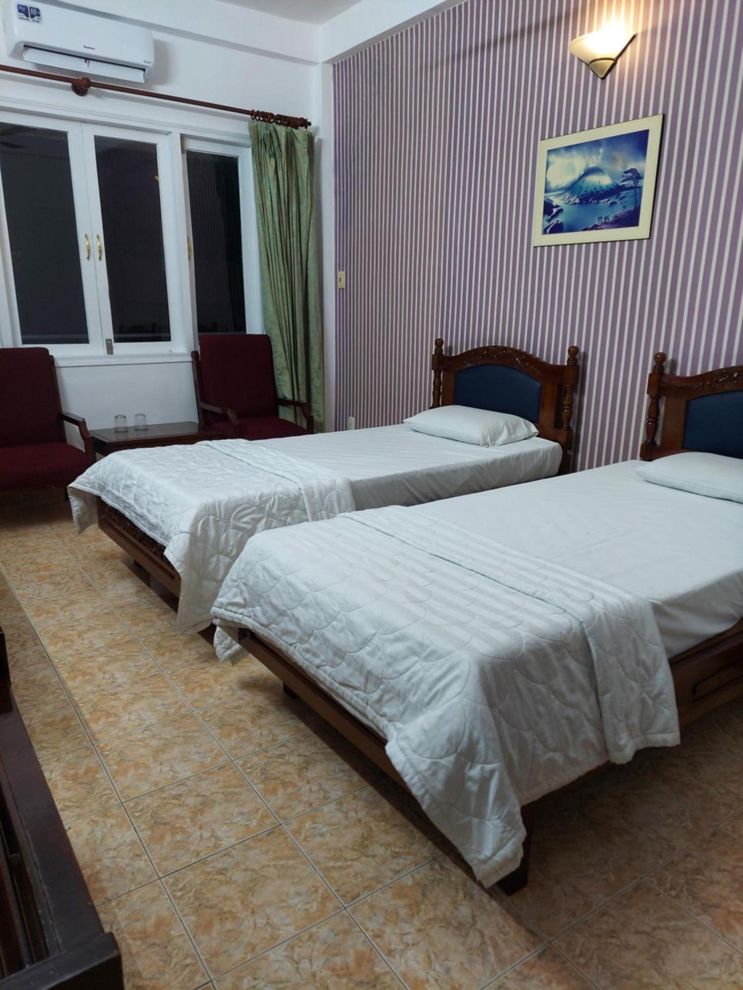Khach San Trung Mai Hotel Ho Chi Minh City Exterior photo