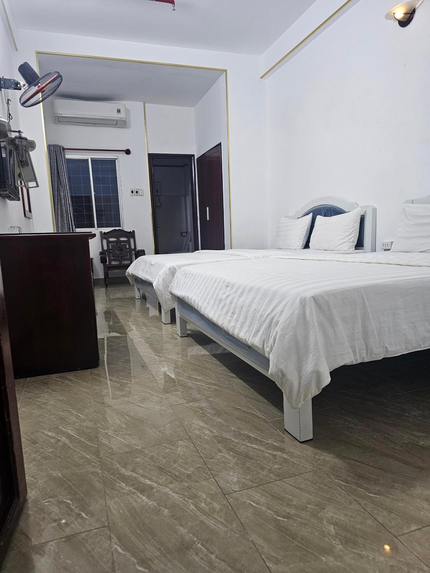 Khach San Trung Mai Hotel Ho Chi Minh City Exterior photo