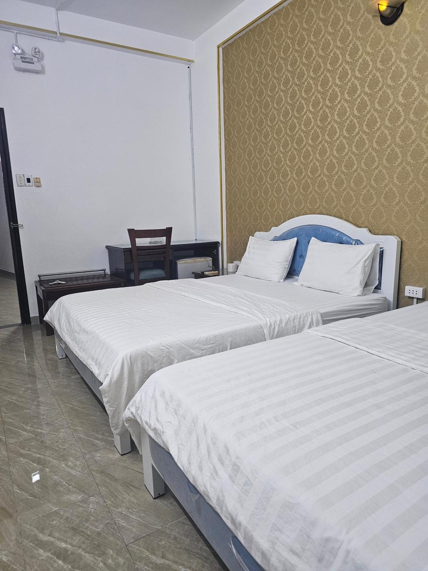 Khach San Trung Mai Hotel Ho Chi Minh City Exterior photo
