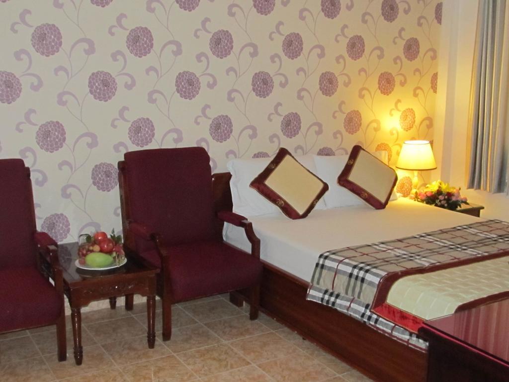 Khach San Trung Mai Hotel Ho Chi Minh City Exterior photo