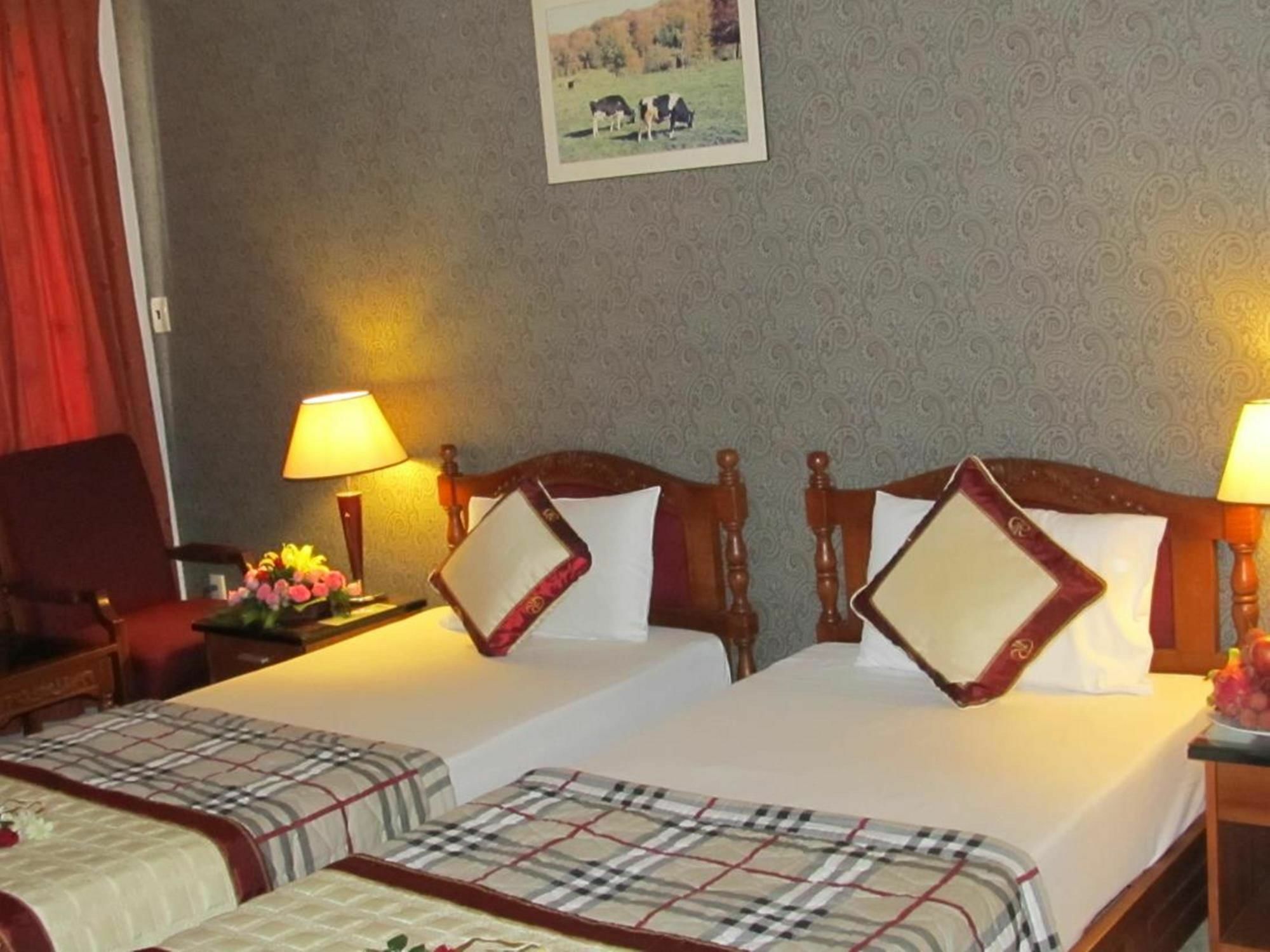 Khach San Trung Mai Hotel Ho Chi Minh City Exterior photo