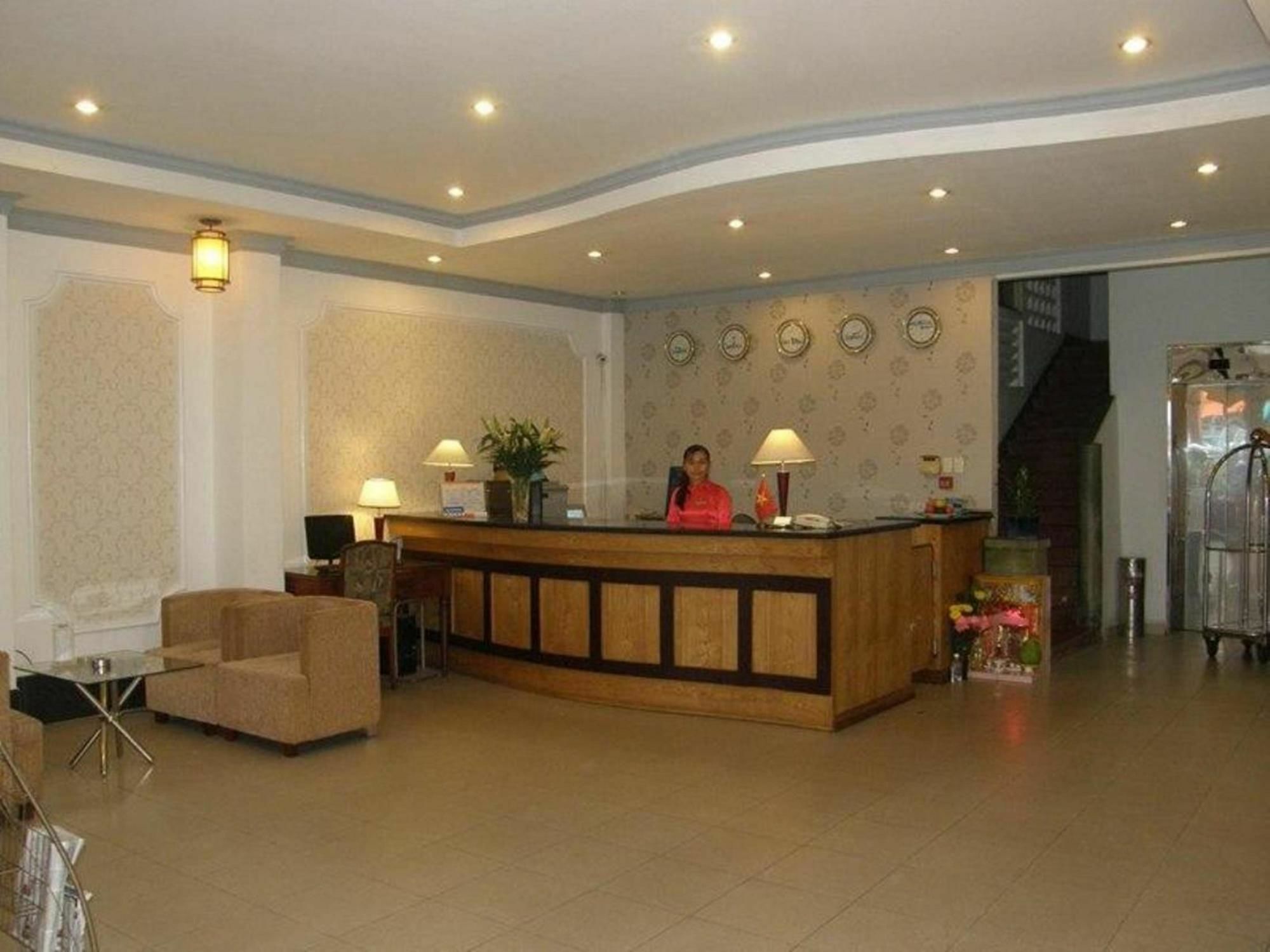 Khach San Trung Mai Hotel Ho Chi Minh City Exterior photo
